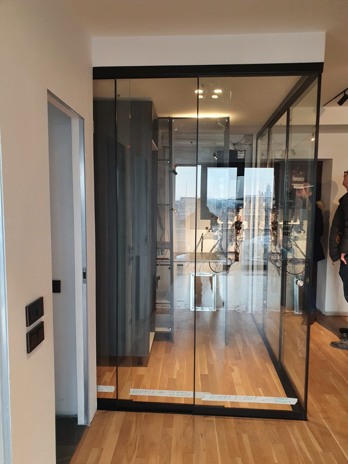 Compartimentări bucătărie/living în colț