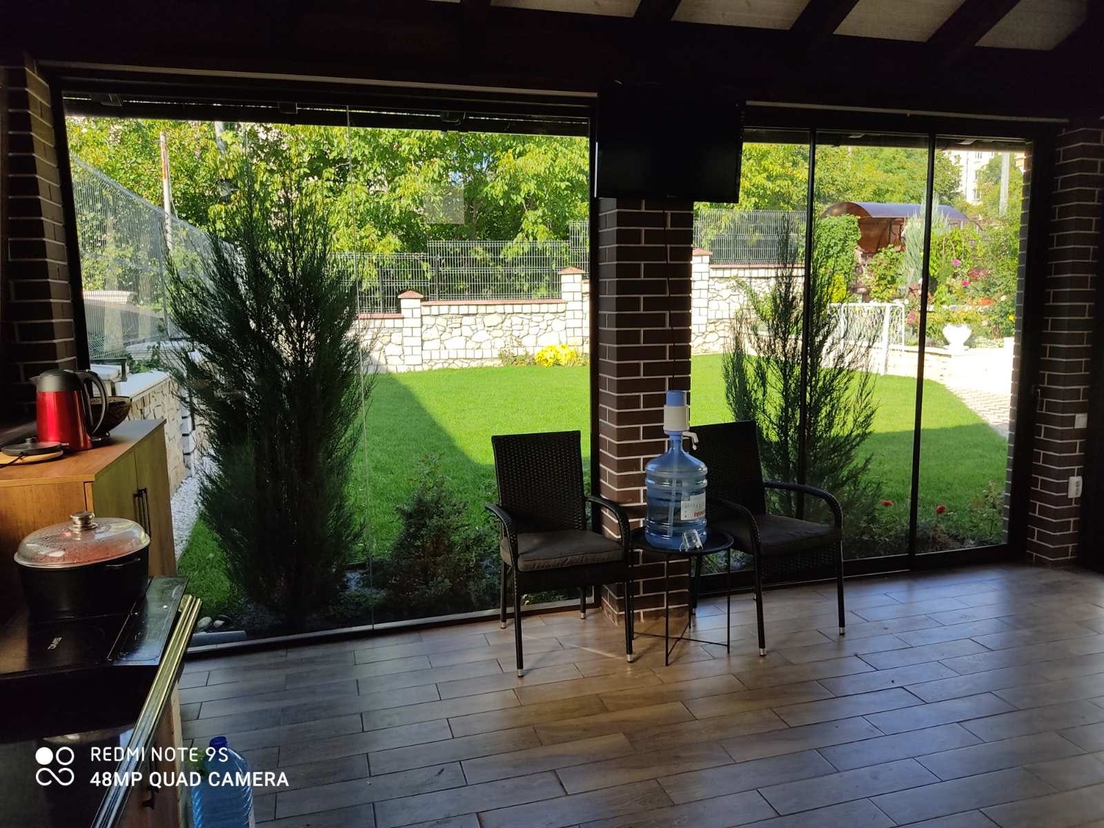 Închideri terasă și foișoare cu compartimentări din sticlă glisantă