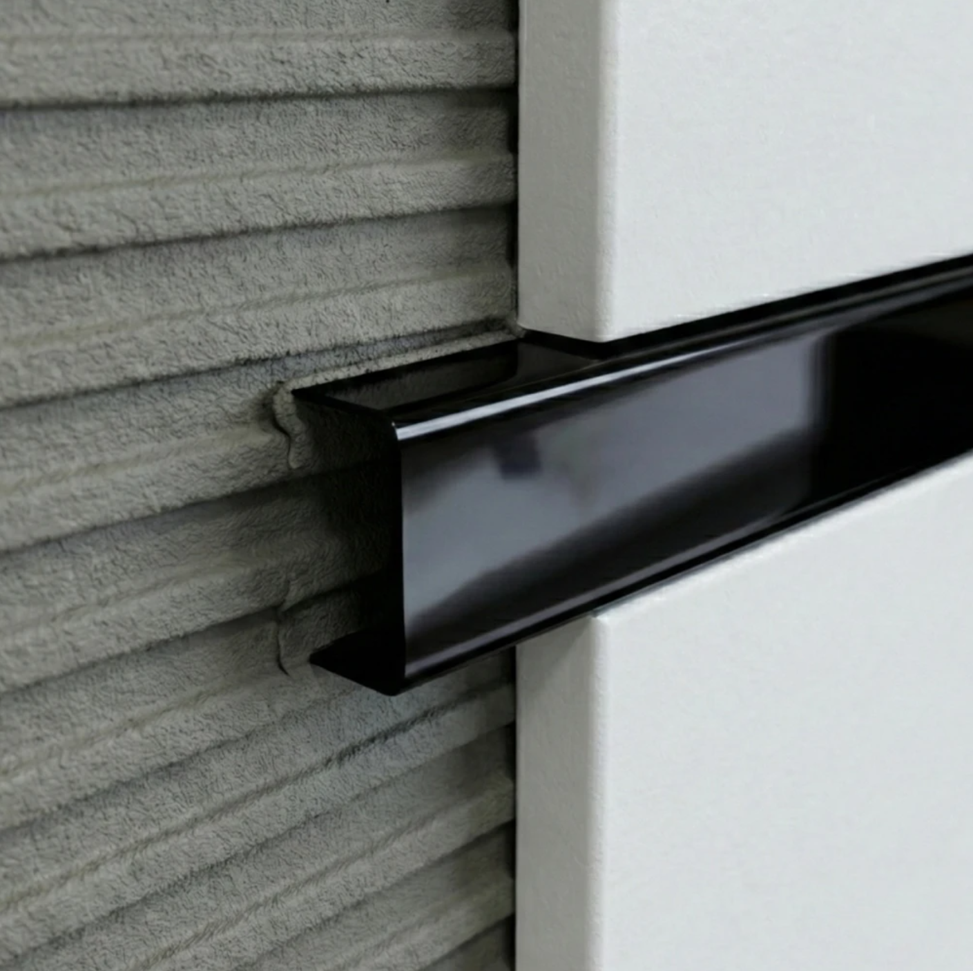 Profil U 15x9x2700 mm - Brâu din inox negru lucios fainata